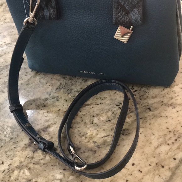 ⭐️⭐️2X HP⭐️⭐️ NWT Authentic Michael Kors Rollins Leather Satchel - Picture 6 of 9